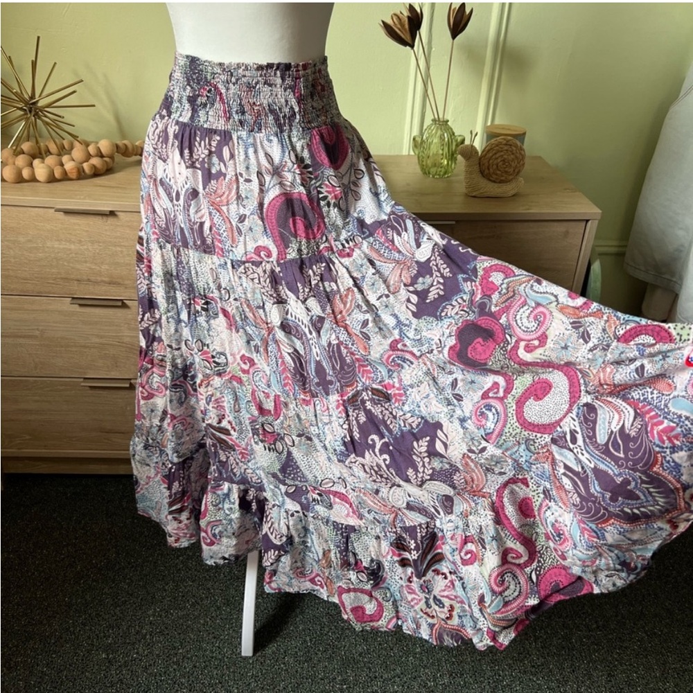 Purple & Pink & White Paisley Floral Maxi
Modest High-Waist Elastic Skirt Sz L